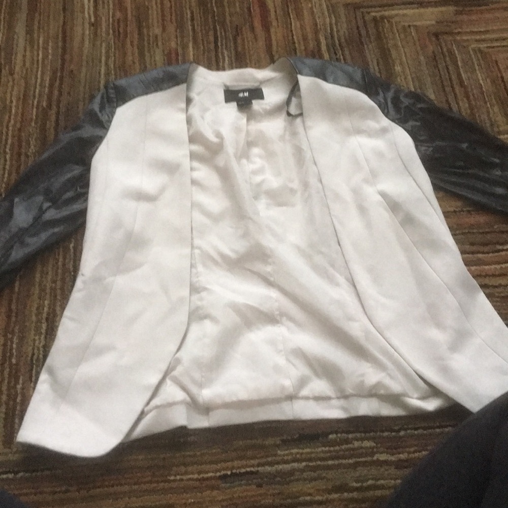 COPY - H&M jacket cream color with leather sleeves